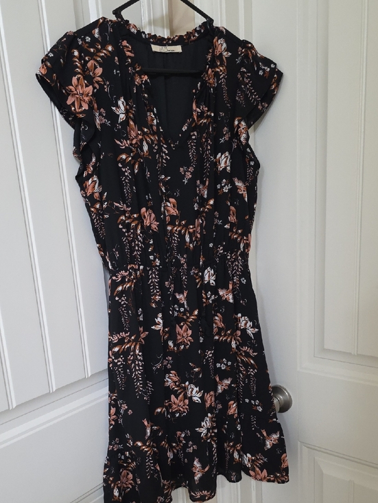 Dresses & Skirts - Floral V-Neck Black Dress with Peach Blossoms